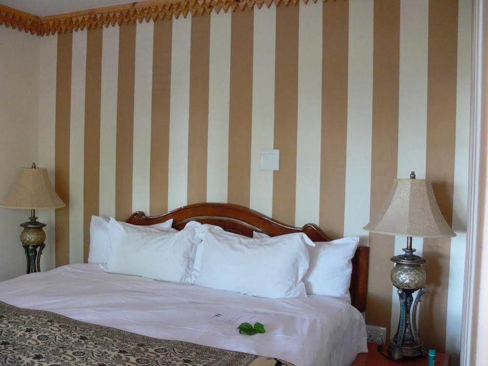 Bohemian Guesthouse - Претория Екстериор снимка